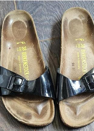 Ортопедические шлепанцы birkenstock

38 размер.