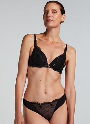 Арт.2298 бюстик чорний без пуш ап hunkemoller.