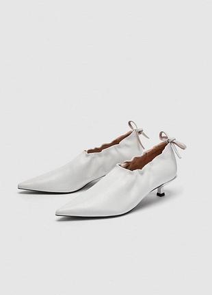 Туфлі шкіряні kitten heels