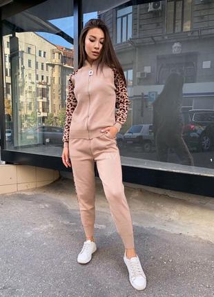 Стильный костюм