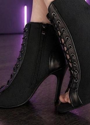 Туфлі для танців heels