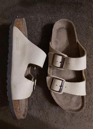 Birkenstock шльопанці оригінал натуральна шкіра і замшева устілка, шльопки, сандалі,  босоніжки з ортапедичною устілкой 42 розмір.