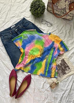 Яскрава тоненька футболка від zara
