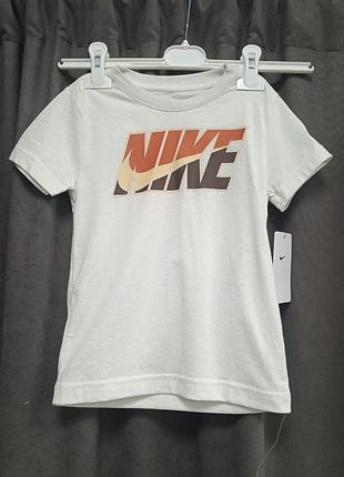 Біла футболка nike