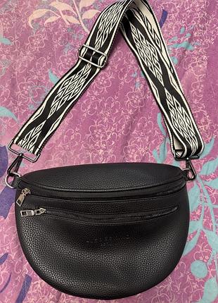 Сумка німецького бренду liebeskind berlin з якісної натуральної фактурної зернистої шкіри та характерним дизайном! нова
