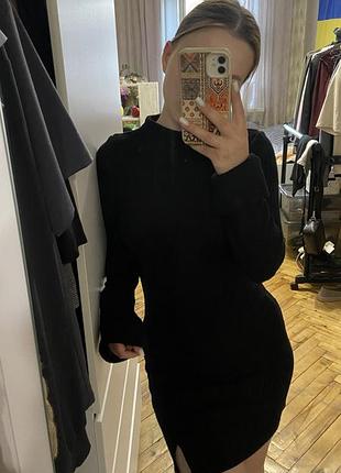 Чорна сукня
