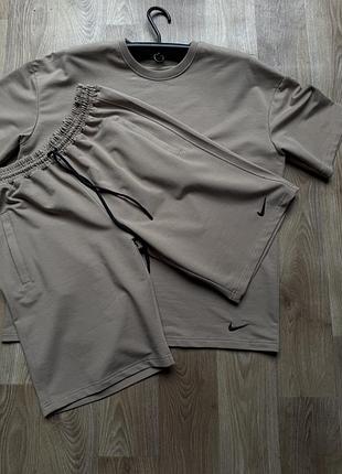 Комплект на літо футболка шорти nike