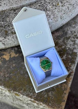 Годинник casio