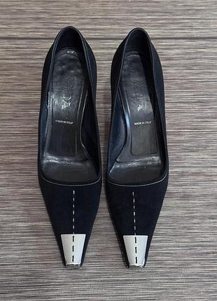Вінтажні туфлі/човники з металевим декором на миску prada на підборах з натуральної замші та шкіри, оригінал