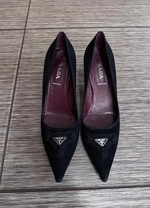 Вінтажні туфлі/човники prada на підборах kitten з натуральної замші та шкіри, оригінал