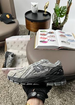 Женские кроссовки new balance 1906d grey black