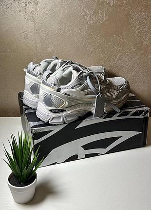 Off-white be right back, 3