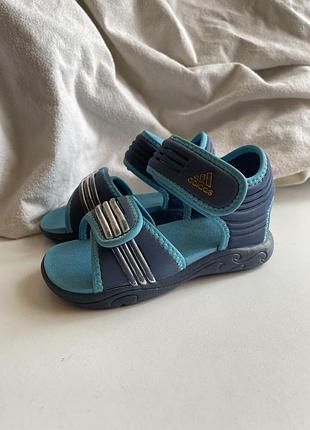 Босоніжки adidas сандалі на хлопчика
