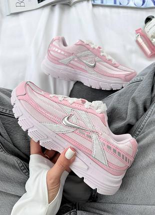 Жіночі кросівки nike iniator