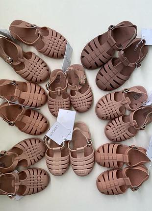 Нові дитячі сандалії liewood bre sandals. оригінал!
