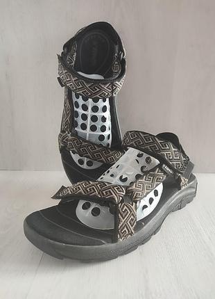 Сандалии teva 42- стелька 27 см