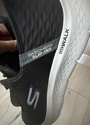 Кросівки.     👟 6