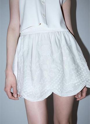 Спідниця zara з вишивкою