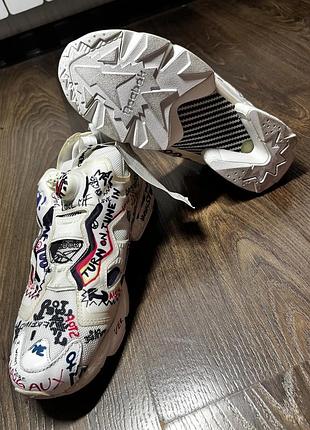 Колекційні кросівки reebok x vetements instapump fury "graffiti" (оригінал)