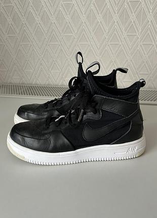 Кросівки унісекс nike air force 1 ultraforce mid black/white 38.5