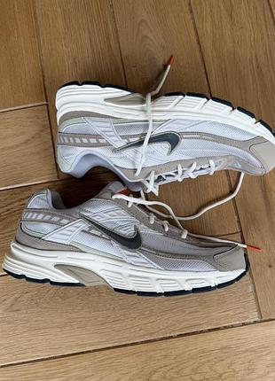 Кросівки nike ініціатор shark hj7683-072