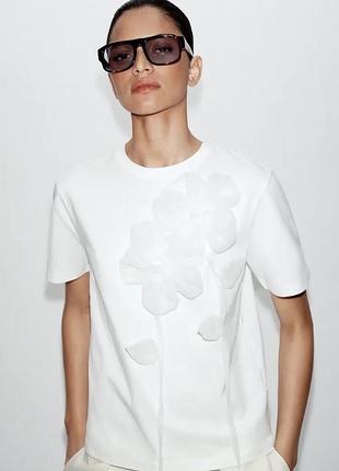 Футболка жіноча біла з квітами zara new