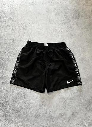 Чорні шорти nike з лого \ чорні нейлонові розмір m