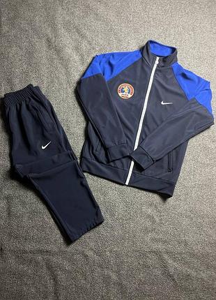 Спортивний костюм nike з емблемою футбольного клубу «львів»