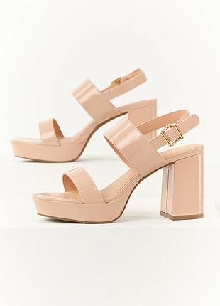 Бежеві босоніжки на підборах і платформі  від h&m