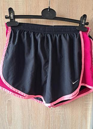 Женские черные спортивные беговые шорты nike dri-fit размер s