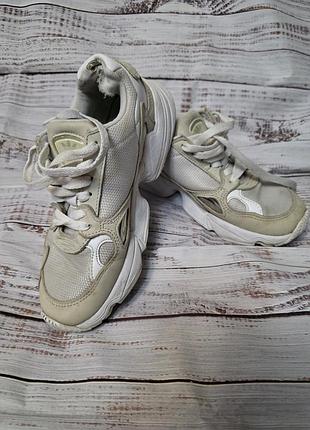 Женские кроссовки adidas