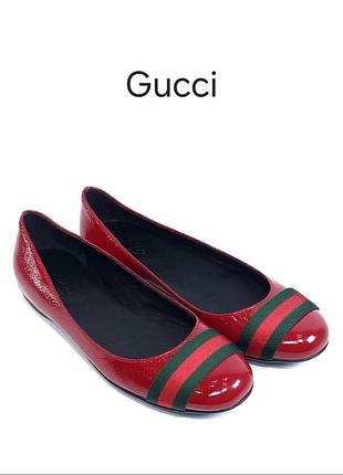 Шкіряні жіночі балетки gucci red patent leather web stripe ballet flats оригінал
