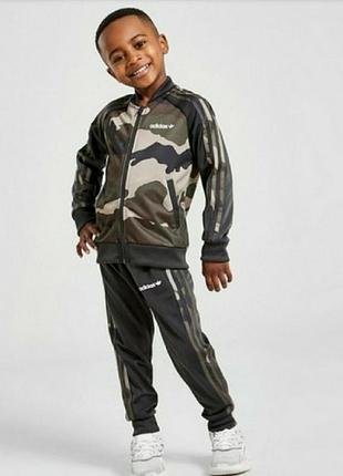 Спортивный костюм adidas originals camo sst