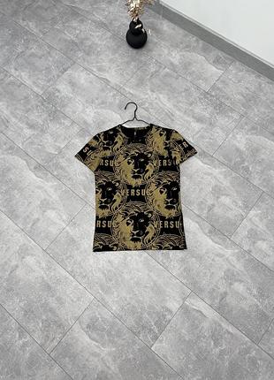 Футболка versus versace з металевим золотистим принтом