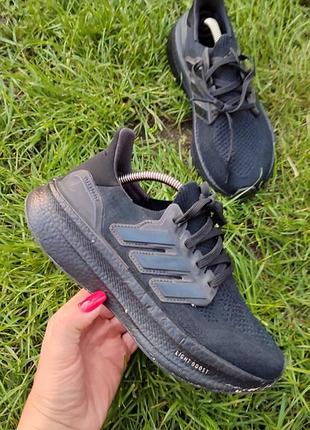 Шикарные кроссовки adidas ultraboost