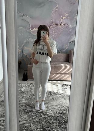 Штани білі та чорні