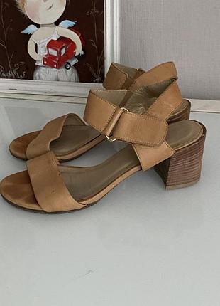 Босоніжки stuart weitzman