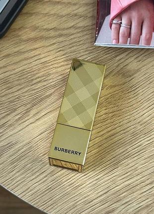Помада burberry