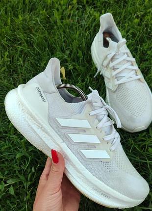 Кроссовки adidas ultraboost