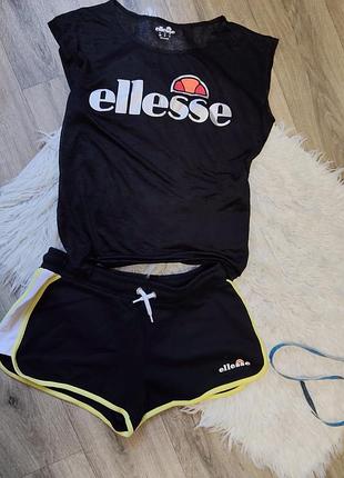 Крутой набор шорты и футболка ellesse размер м в новом состоянии 🔥