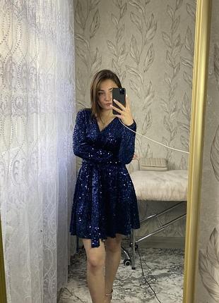 Плаття в паєтку