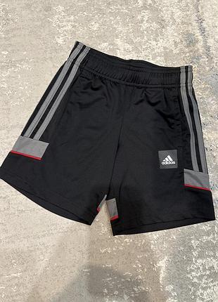 Шорти спортивні adidas 6-7 років