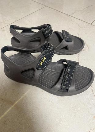 Босоніжки crocs
