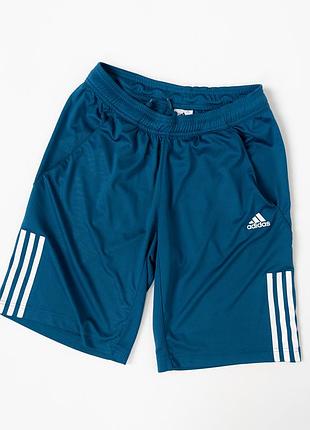 Чоловічі, спортивні шорти adidas у стильному, синьому кольорі з класичними білими 3- stripes та технологією climacool. легка й еластична тканина