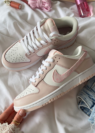 Dunk low pink paisley