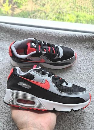 Кросівки  для дівчинки 35р. nike