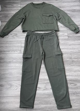 Жіночий спортивний костюм staff axx green cargo.