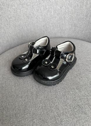 Босоніжки для дівчинки🖤