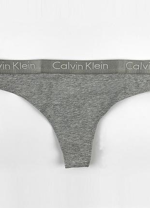 Женские трусики стринги calvin klein коллекция motive cotton lightly lined, цвет белый светло-серый, l