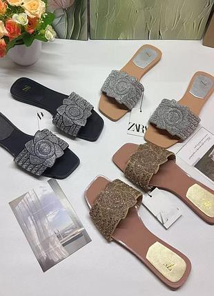 Шльопанці в камінцях шльопанці